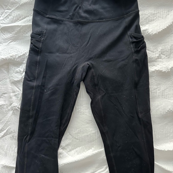 Fabletics Black Leggings with pockets - Picture 3 of 3